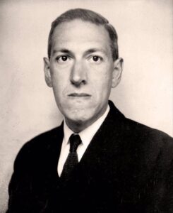 Portrait des amerikanischen Autors H. P. Lovecraft, aufgenommen im Juni 1934 von Lucius B. Truesdell