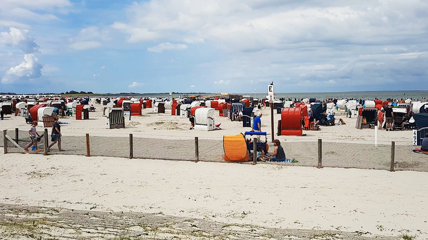 Strandkörbe am Strand von Bensersiel